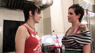 Rozen Debowe licks the vagina of inked lesbo Nikki