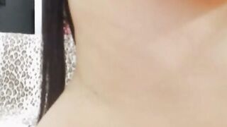 Asian Webcam Babe Shows Off Her Tight Pussy