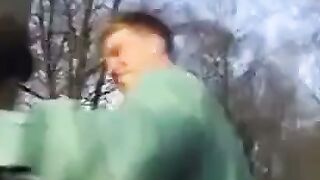 Mutiges deutsches Paar hat öffentlichen Sex in Berlin