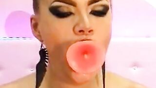 Hot Amateur Chick Deepthroats Pink Dildo on Webcam