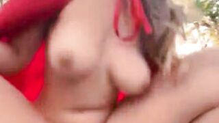 Fremder erwischt und fickt mich im Wald Hoe 2