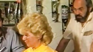 Reifes deutsches Amateur-Paar im Retro-Video aus den 80ern