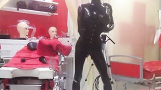 Kylies Latex-Webcamshow: BDSM-Spaß im Studio