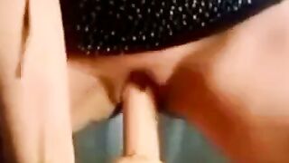 Solo Webcam Close-Up: Amateur Babe Masturbates with a Sex Toy
