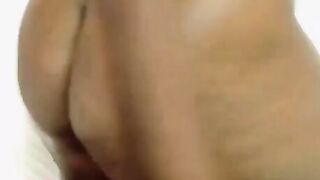 Black BBW Makes Ass Clap on Webcam