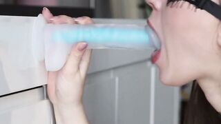 Amateur Babe's Kinky Solo Webcam Blowjob Show