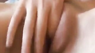Linda's Intense Webcam Solo Orgasm