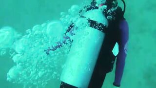 Roxanne Hall & Bianca Suck Cock on Zanzibar Beach Gonzo
