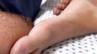 Lustful roommate sneaks to worship Tempoâs uncovered foot
