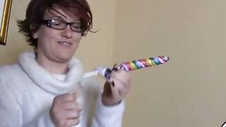 Heiße deutsche MILF bringt sich selbst zum Kommen! Hoe 2