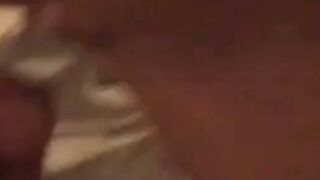 Enge deutsche Muschi lässt ihn in einer Minute abspritzen