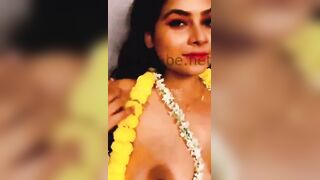 Desi Model Ritu Strips And Dances Solo In Homemade Video