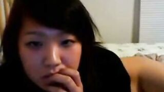 Singaporean Amateur Masturbates on Cam Hoe 3