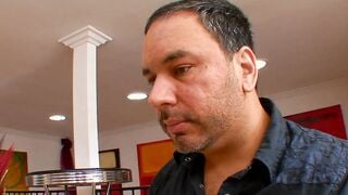 Daddy braucht drignend Sexnachhilfe