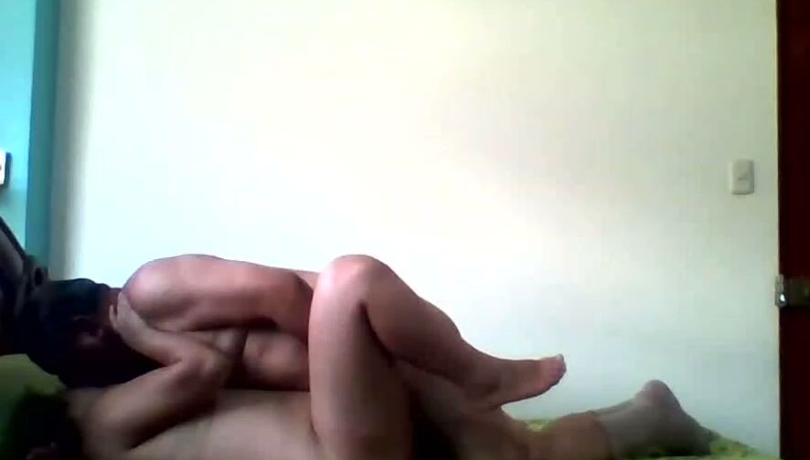 Amateur MILF with Beautiful Legs Fucks Old Man on Bed