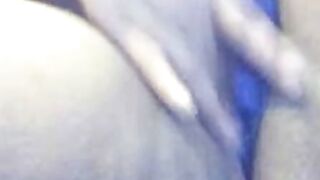 Curvy Latina Cam Girl Masturbates Hoe 2