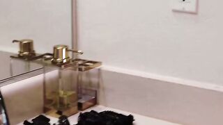 Vanna Bardot Sucks Angel Long's Huge Cock in 4K Bathroom
