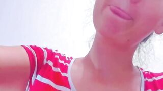 18yo Amateur Shows Her Pussy on Webcam