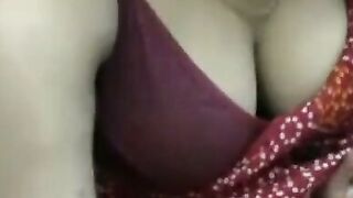 Amateur Aunt Bares Ass On Naughty Video Call