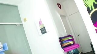 Blonde milf Savannah Bond Splits Tight Butt into Underwear Casting