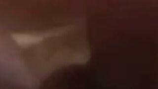 Enge deutsche Muschi lässt ihn in einer Minute abspritzen