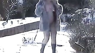 Naked Blonde Girl Outdoors on a Snowy Day Hoe 2