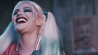 Harley Quinn Cosplay Blows Superman's Dick inside Prison Cell
