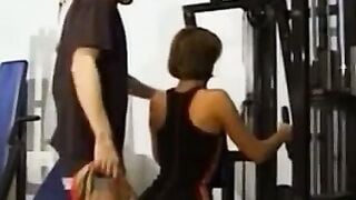 Svensk Trekant Anal på Gymmet Hoe 4