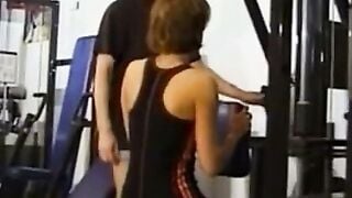 Svensk Trekant Anal på Gymmet Hoe 4