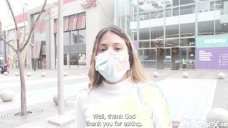 This is how you screwed a Venezuelan pollster into Lima's shopping malls.