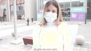 This is how you screwed a Venezuelan pollster into Lima's shopping malls.