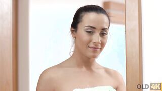 OLD4K. Morning shower makes dark haired hungry for boyfriends older weenie