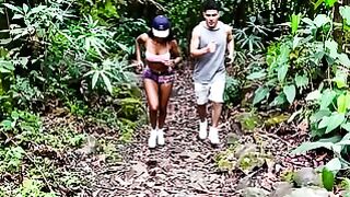Muscular Dude Gets Deep Throat Fellatio From Dark Haired Woman In Jungle