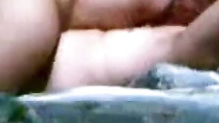 Amateur Indonesian MILF Tante Gets Ass Fucked By Mature Om