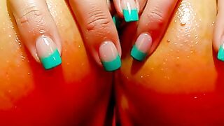 Amateur Cam Girl Sucks Dildo In Extreme Close Up Pussy Show