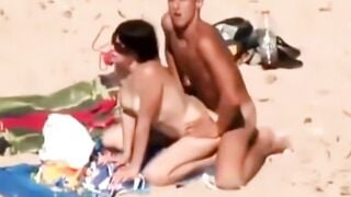 Voyeur Stepsister Sucks Cock Before Doggystyle Beach Sex