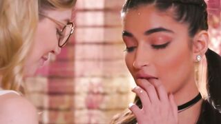 Emily Willis and Marykate Moss Lesbo Best Friends Scissoring and Vagina Licking