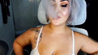 Big Ass Blonde Puts on a Wild Show