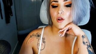Big Ass Blonde Puts on a Wild Show