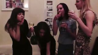Sizzling lesbo foursome heats up the living room 45