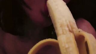 Sizzling lesbo foursome heats up the living room 45