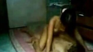 Indonesian Babe Gives Amateur Blowjob Hoe 2
