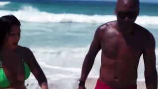 Amateur Beach women Blows Stranger's Big bbcs Dick And Swallows Cum