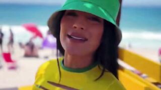 Amateur Beach women Blows Stranger's Big bbcs Dick And Swallows Cum