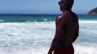 Amateur Beach women Blows Stranger's Big bbcs Dick And Swallows Cum