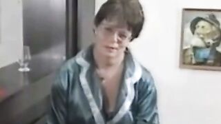 Stortittad svensk Milf leker med dildos