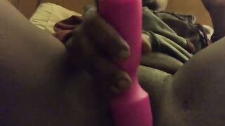 Black Babe Finger Fucks Her Tight Pussy With Pink Dildo On Webcam
