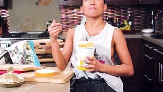 Emily Willis Muffdiving Huge Melons chinese Dyke Cunt Licking