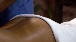 Horny TS customer wants extra service form masseur