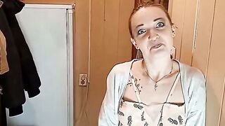 Neighbors chick Blows Penis And Gets Nailed On Bed